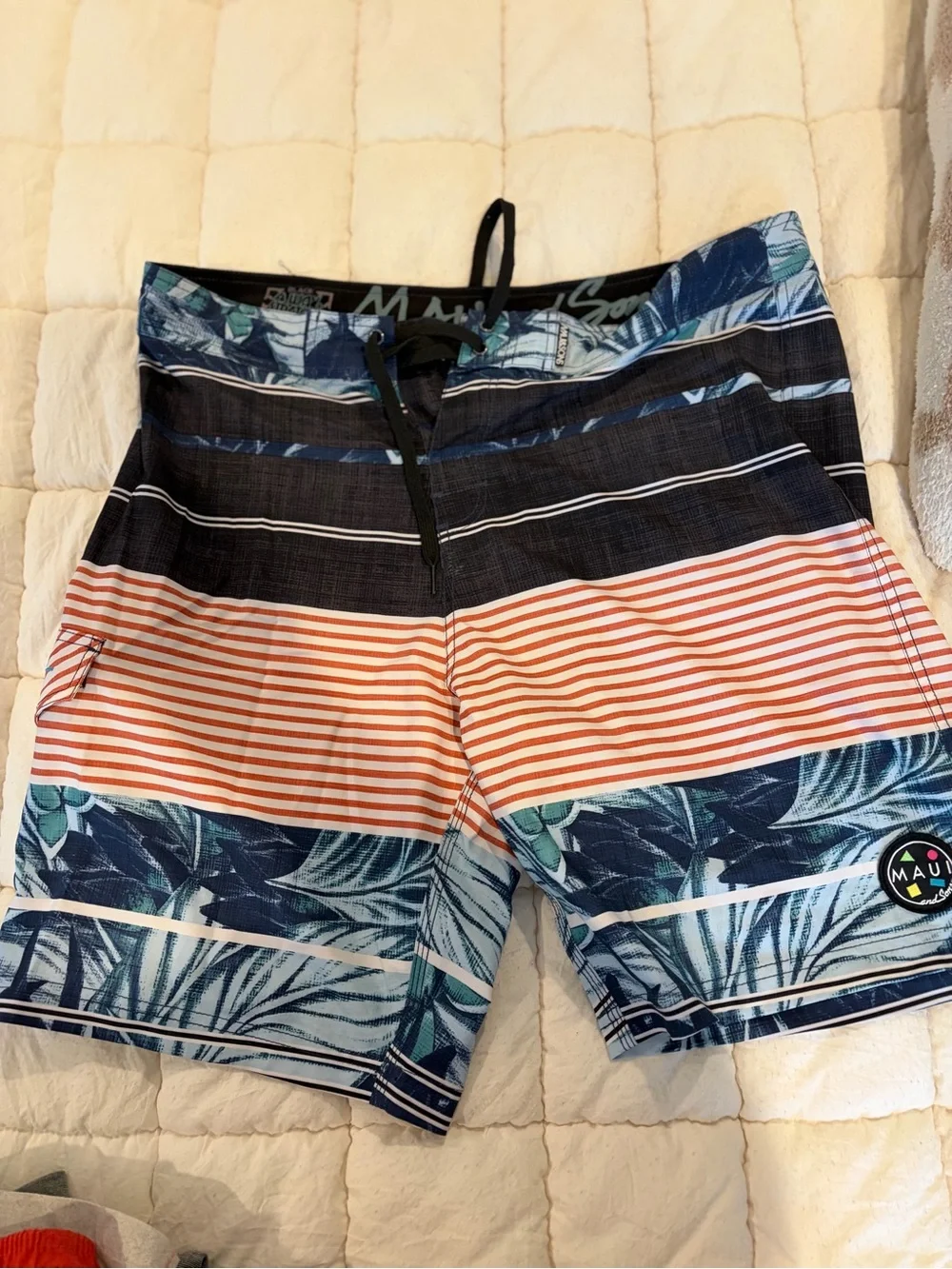 Maui And Sons Men’s Board Shorts Size 36